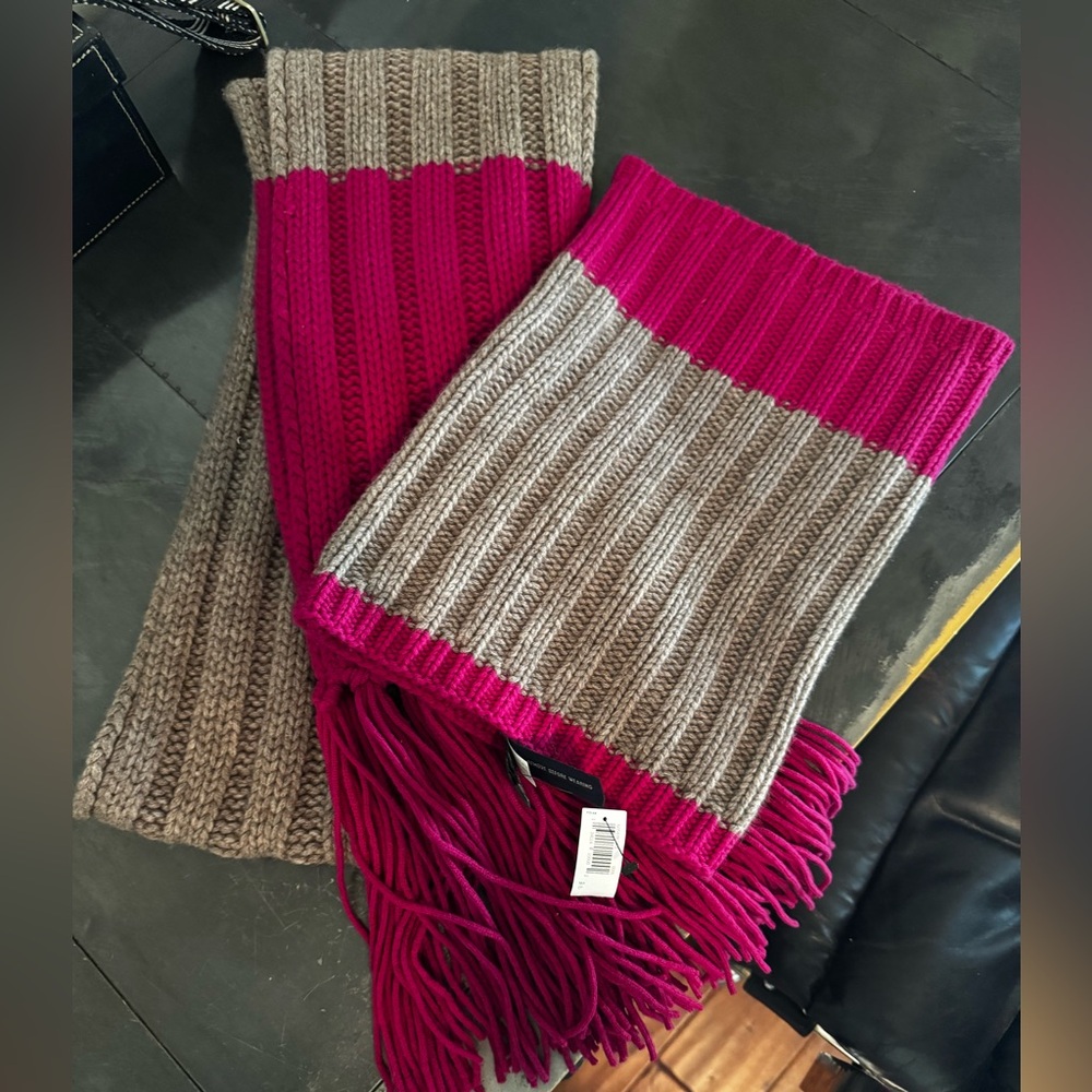 ‼️New Banana Republic wool and cashmere scarf and neck roll